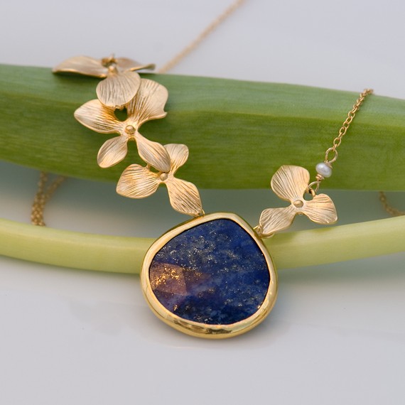 Dark Blue Tear Drop Stone Necklace with Orchid Flowers