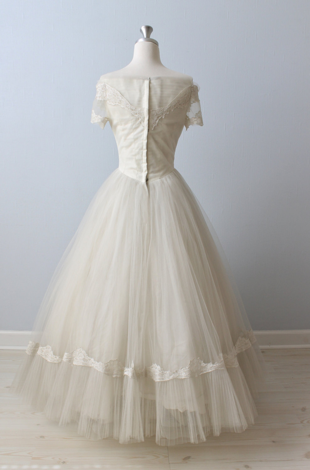 Vintage 1950s Wedding Dress