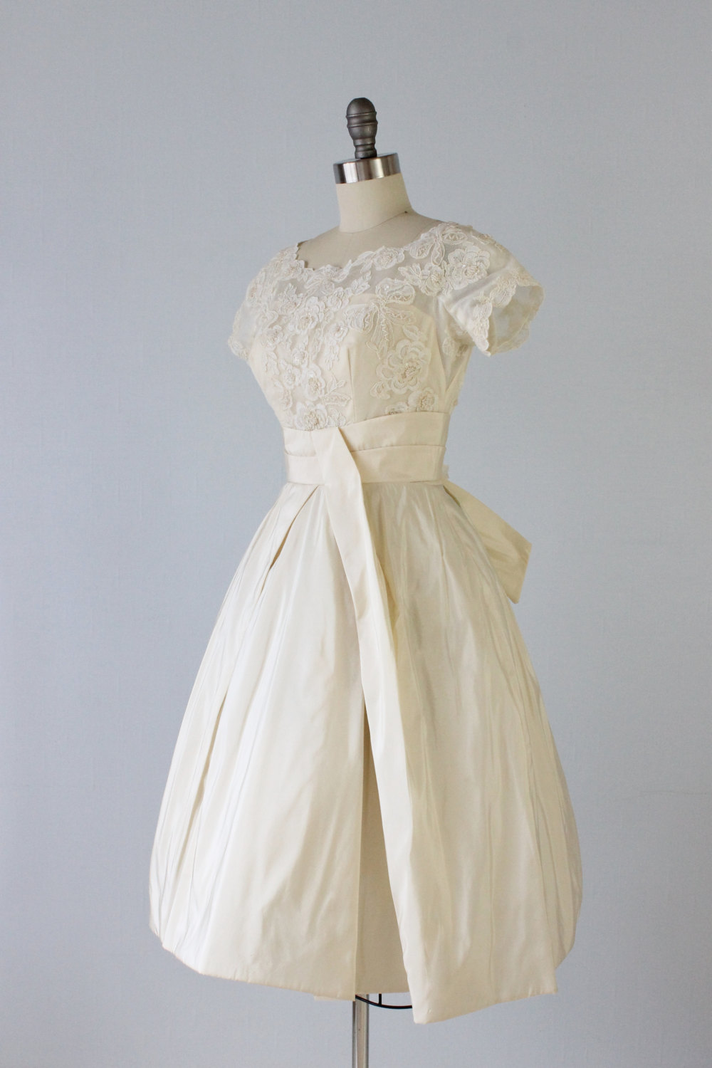 Vintage 1950s Knee Length Wedding Dress