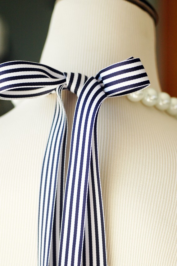 Striped Bow Pearl Necklace