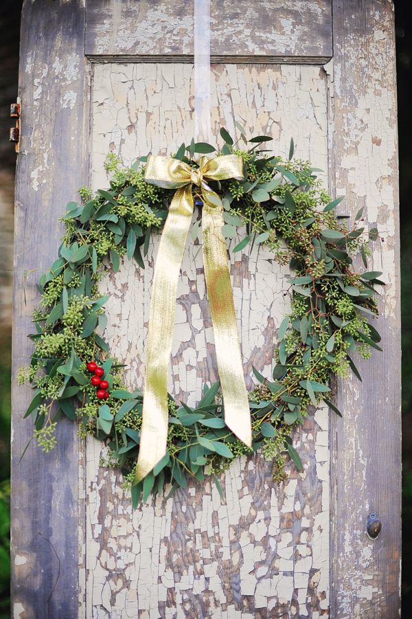 Aisle Style - 20 of the Prettiest Wedding Wreaths - Chic Vintage 