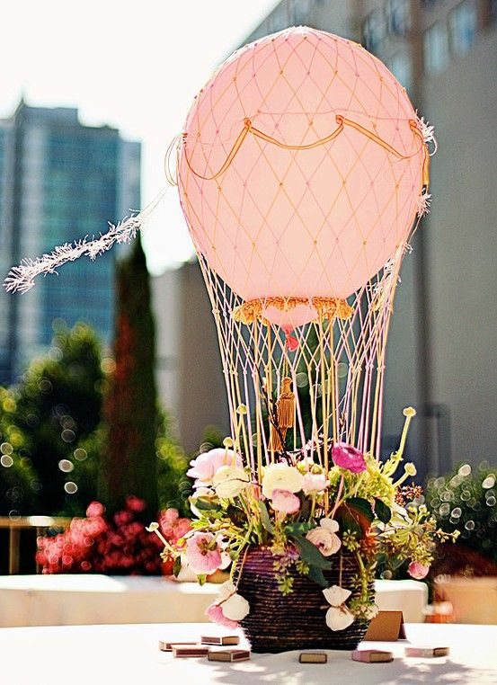 5 Creative & DIYable Centrepieces - Hot Air Balloons