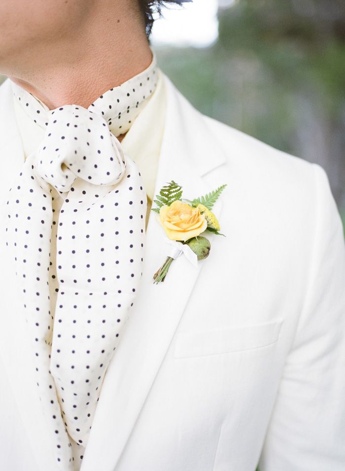 10 Ways to Style Your Groom Vintage - Cravats