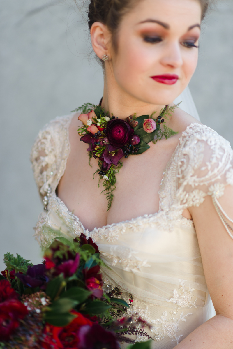 10 Unique & Creative Bridesmaid Bouquet Alternatives - Flower Necklace