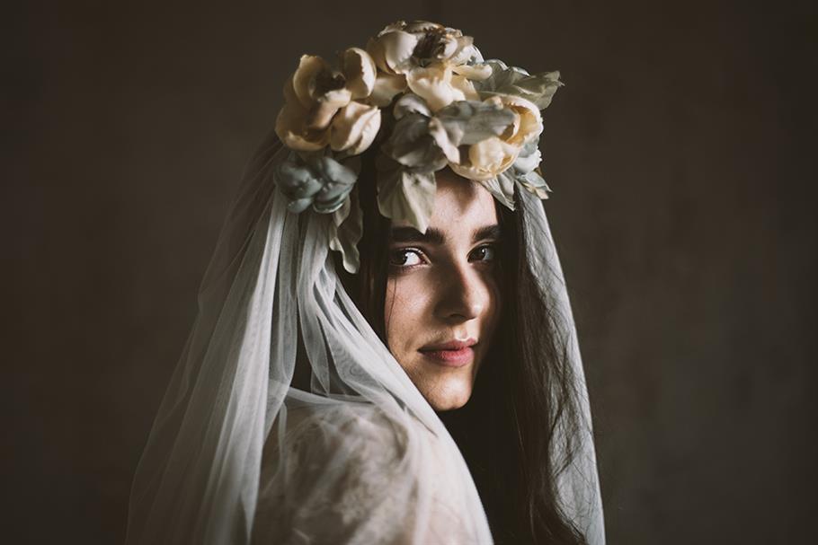 Veil & Bridal Flower Crown from Mignonne Handmade