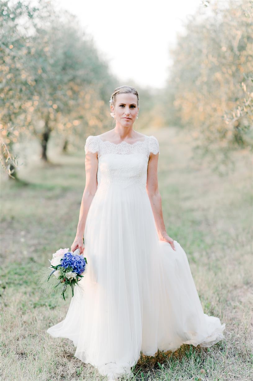 Destination Wedding Dress - A Vintage Inspired Destination Wedding in Tuscany from Nadia Meli Photography