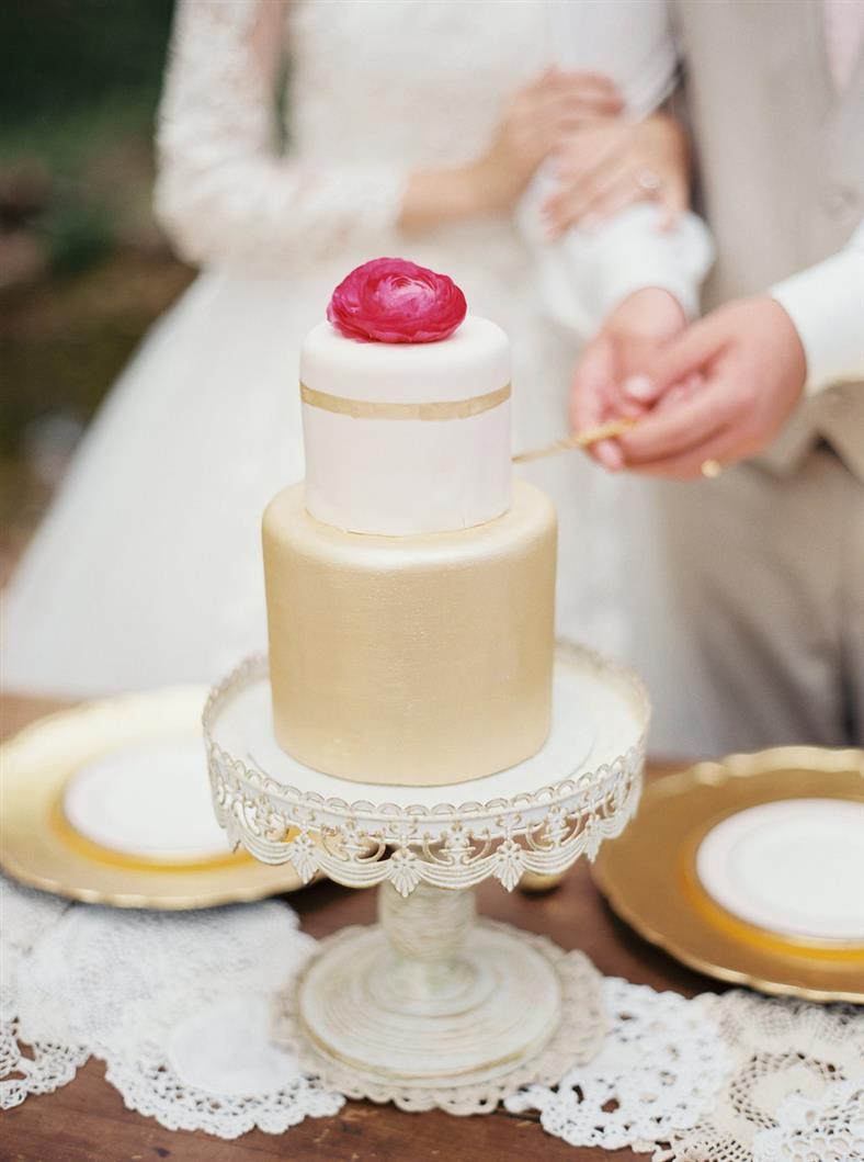Cutting the Wedding Cake - A Stylish Modern-Vintage Blush & Gold Wedding Inspiration Shoot