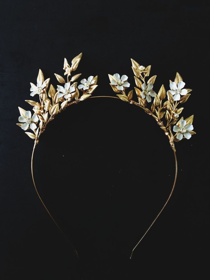 5 Perfect Vintage Bridal Hair Accessories - Crown by Mignonne Handmade