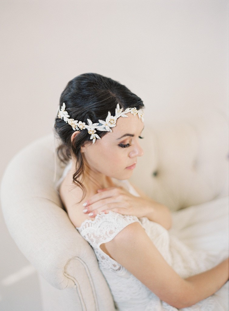5 Perfect Hair Accessories for a Vintage Bride - Vine by January Rose Bridal