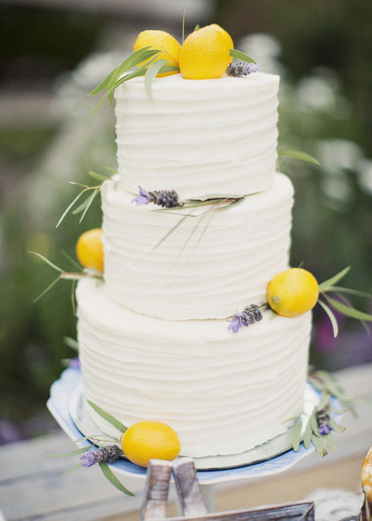 Stunning & Scrumptious Summer Wedding Cake Decorations