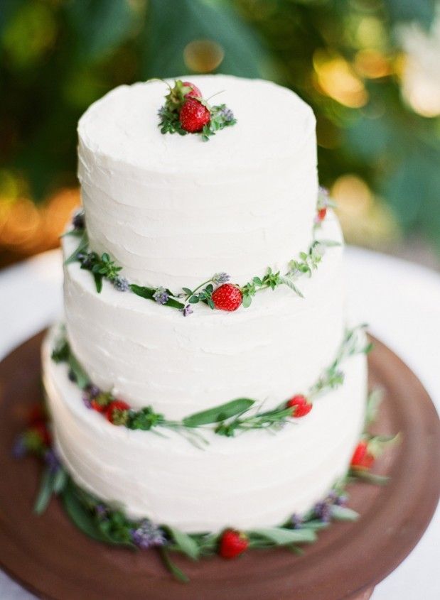 Stunning & Scrumptious Summer Wedding Cake Ideas