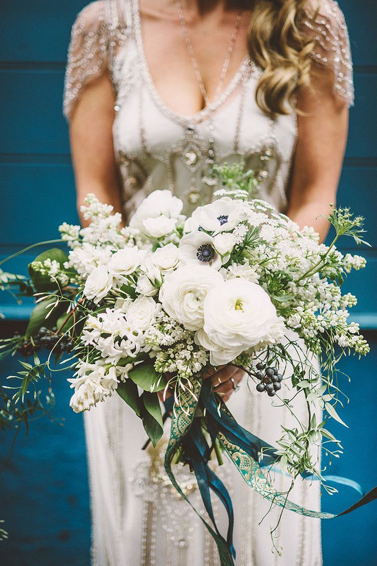 White Bridal Bouquet – 20 Beautiful Art Deco Bridal Bouquets