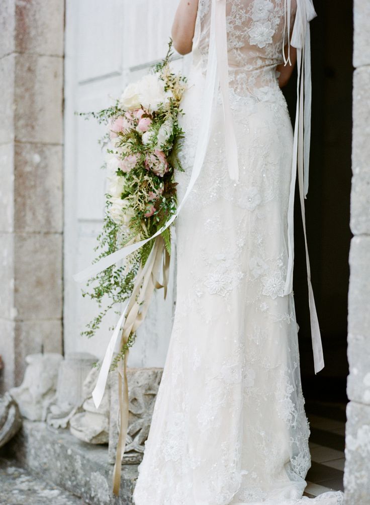 Elegant Cascading Bouquet – 20 Beautiful Art Deco Bridal Bouquets