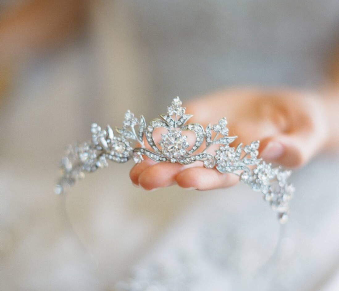 20 Perfect Hair Accessories for the 1950s Loving Bride - Silver Tiara