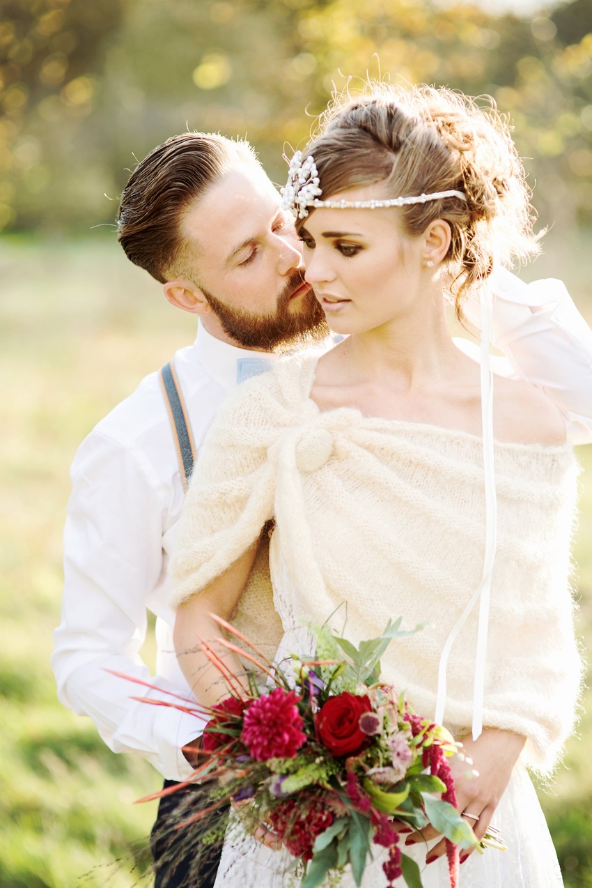 Picnic in the Woods - Cozy and Romantic Autumn Wedding Inspiration