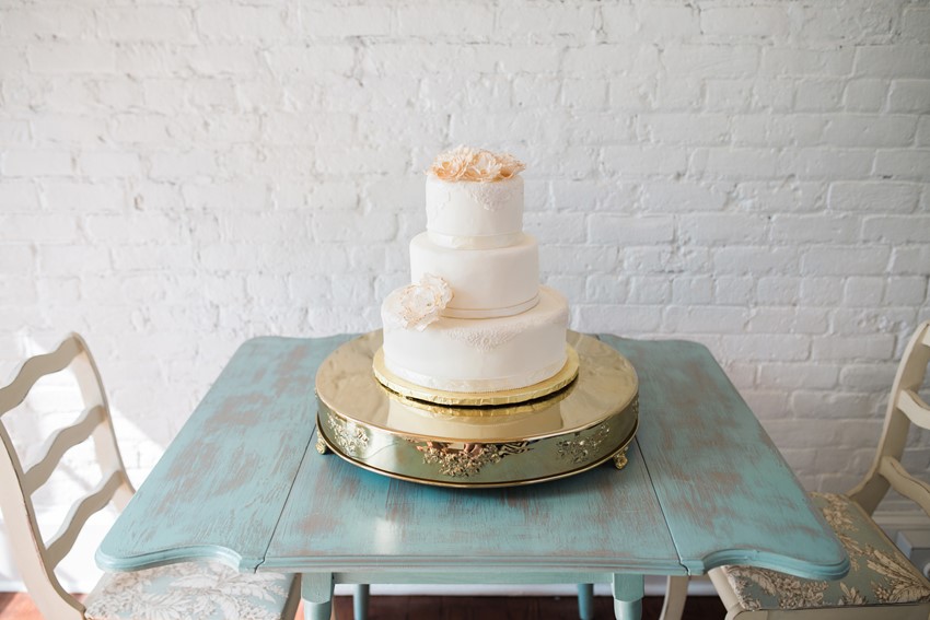 Gold Wedding Cake - Stylish Jazz Age Wedding inspiration Full of Decadence