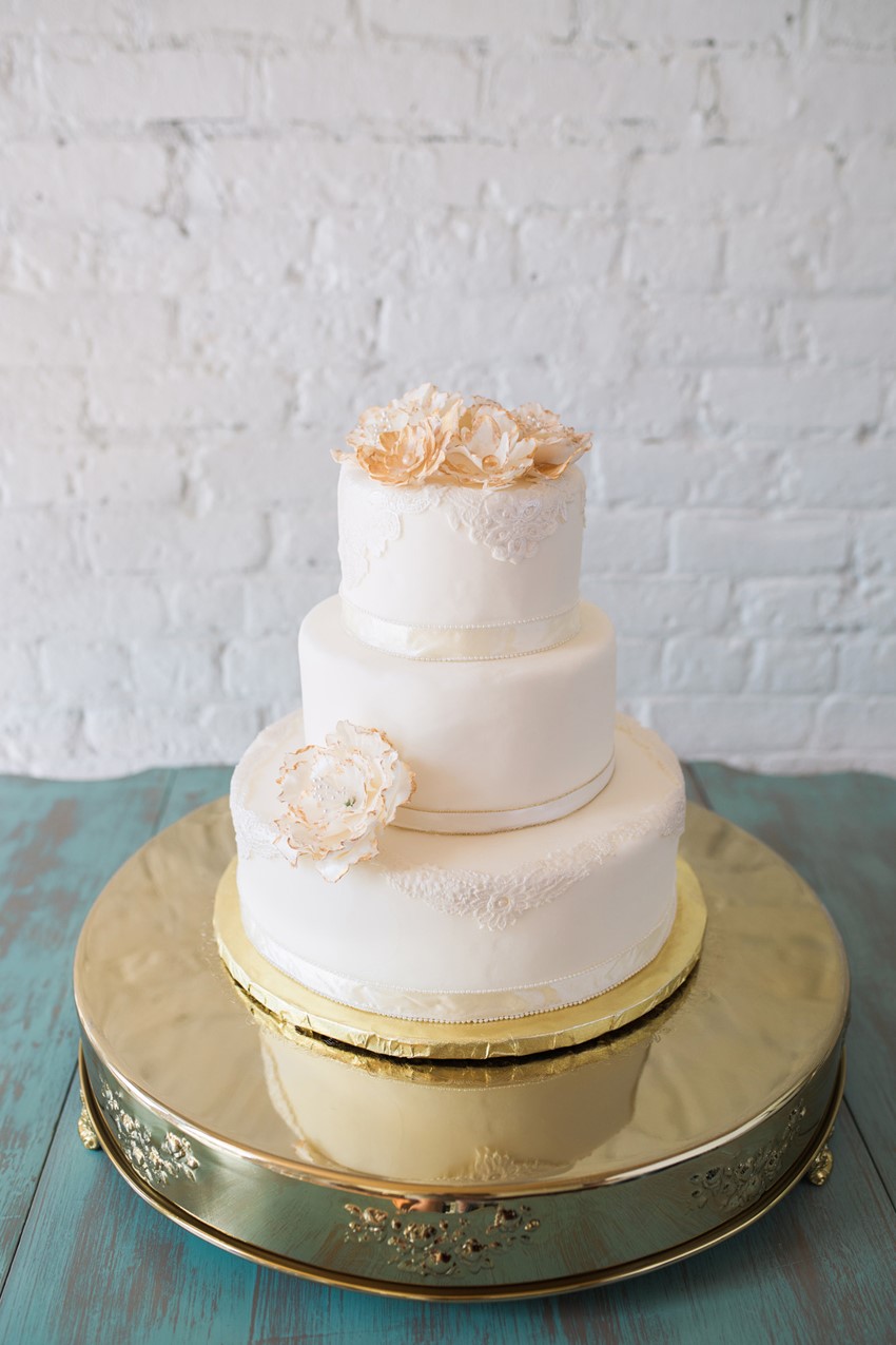 Gold Wedding Cake - Stylish Jazz Age Wedding inspiration Full of Decadence