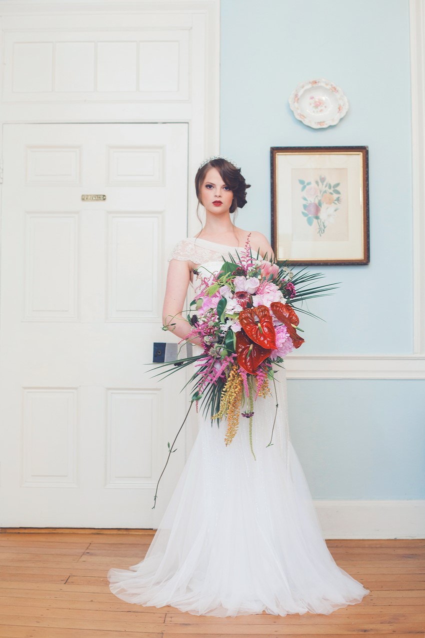 Art Deco Bride & Bouquet - A 1920s Speakeasy-Inspired Wedding Styled Shoot