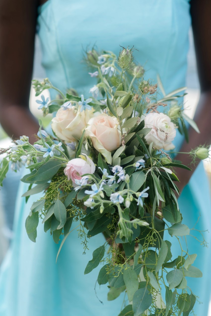 Bridesmaid Bouquet // Photography by Caroline & Evan Photography