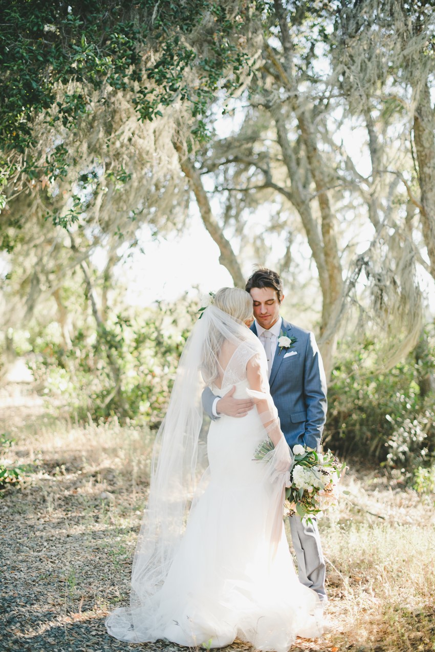 Romantic Summer Winery Wedding // Photography by Onelove Photography http://www.onelove-photo.com