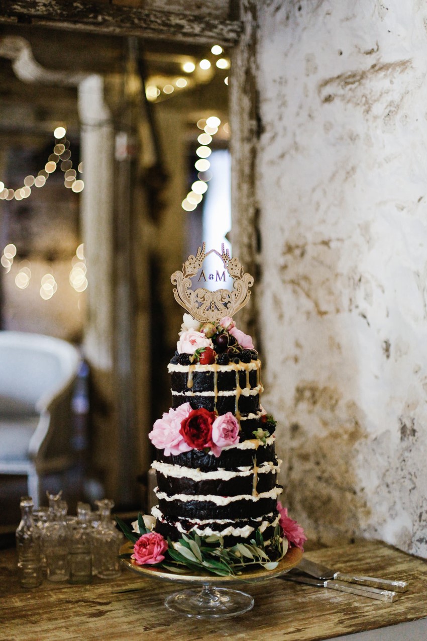 Naked Wedding Cake // Photography by Brown Paper Parcel