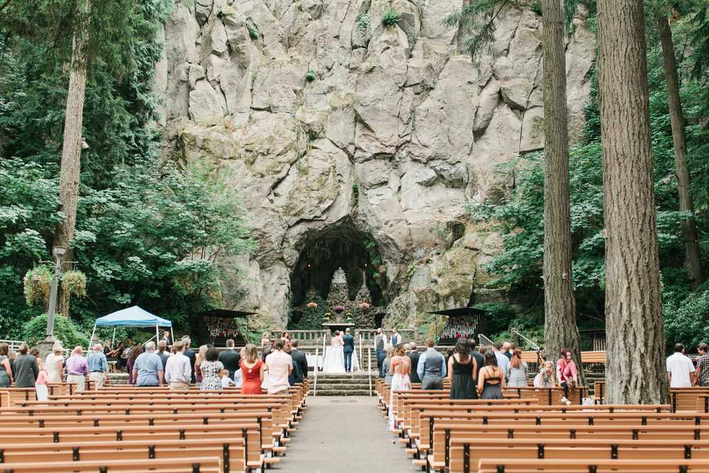Romantic Outdoor Wedding at the Grotto, Portland Wedding // Photography ~ Maria Lamb