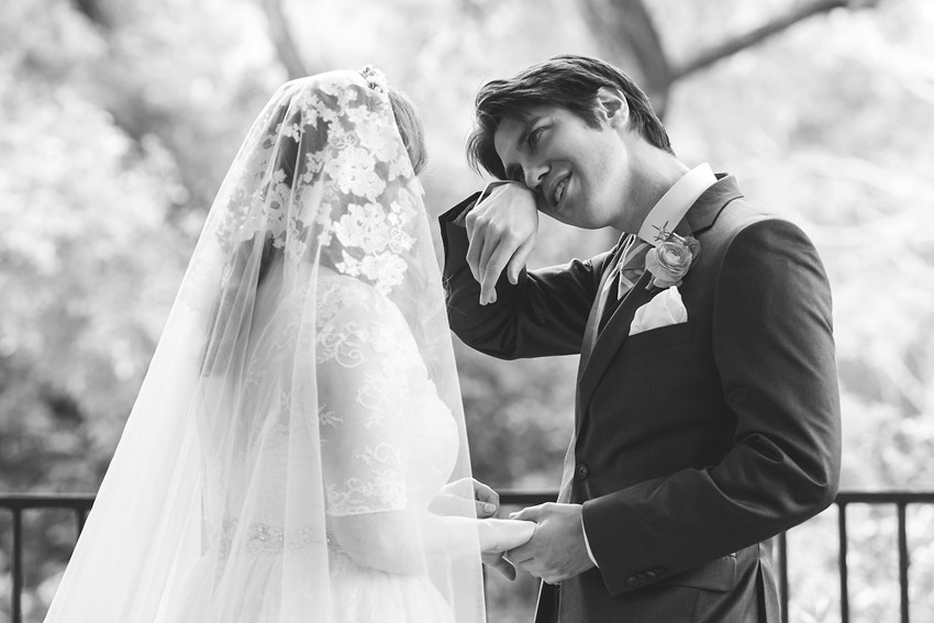 A Teary First Look // Photography ~ Mike Reed Photo
