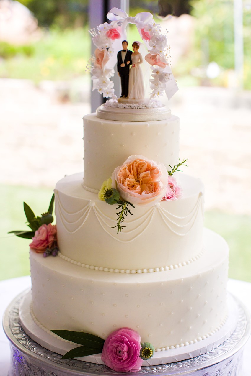 Vintage Inspired Wedding Cake // Photography ~ Mike Reed Photo