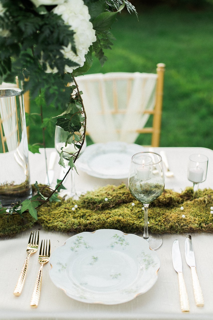 Elegant Garden Wedding Place Setting // Photography ~ Sharmila Photography