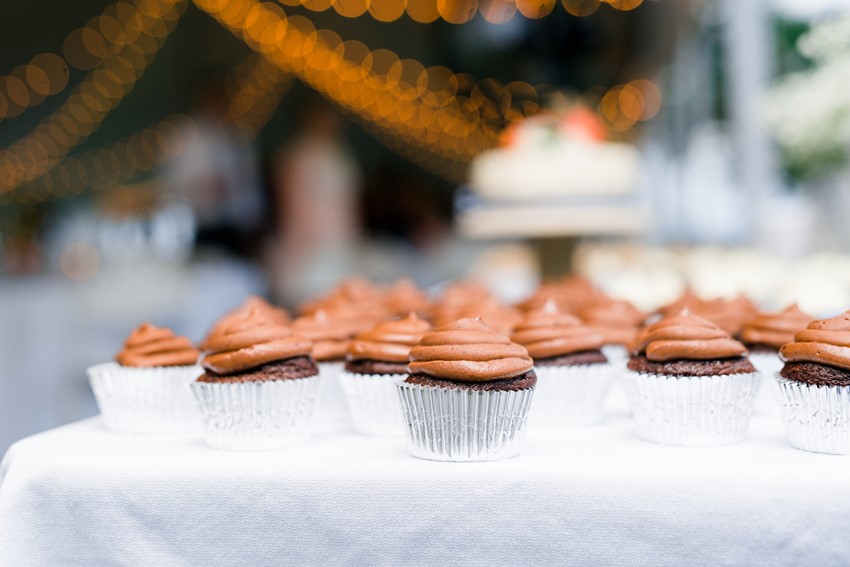 Wedding Cupcakes // Photography ~ Anna Kardos