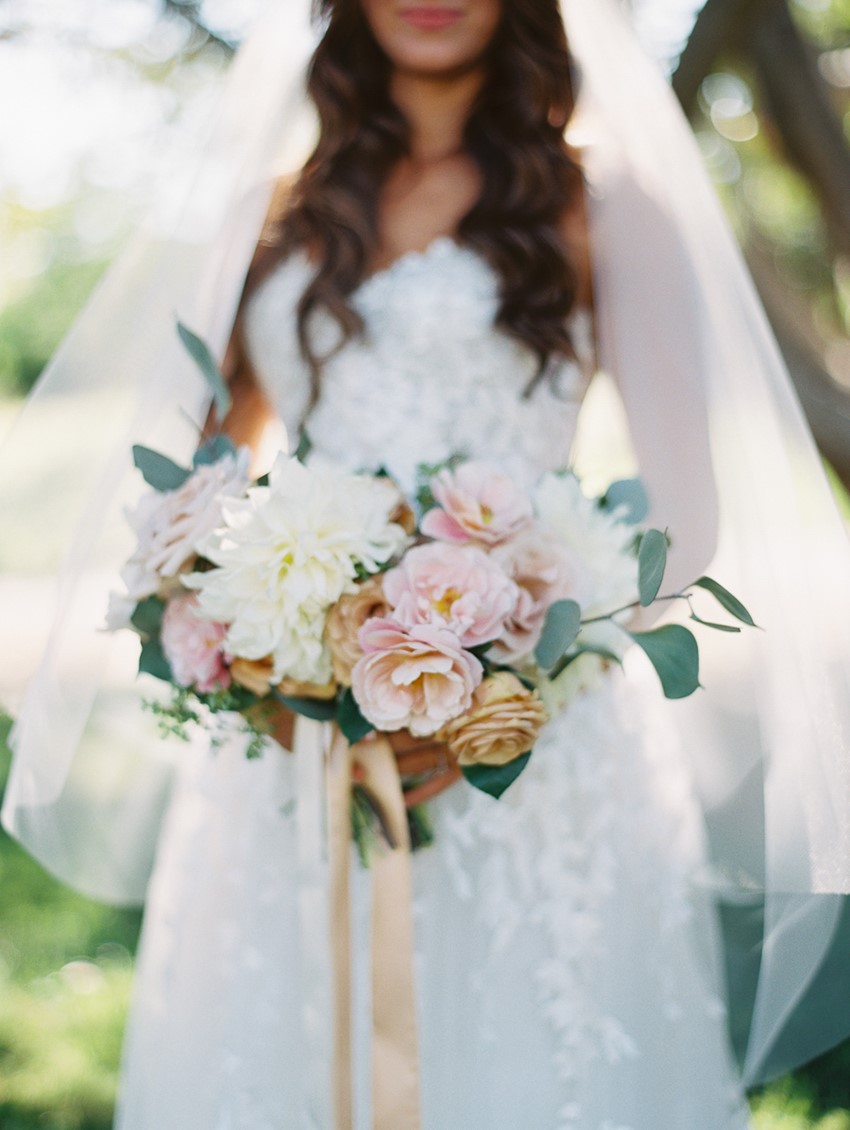 Romantic bridal bouquet of roses and dahlias // Photography ~ Carmen Santorelli Photography