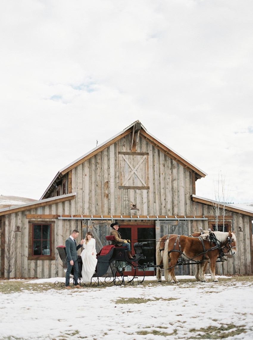 Romantic Rustin Barn Wedding in the Snow // Photography ~ Rebecca Hollis Photography