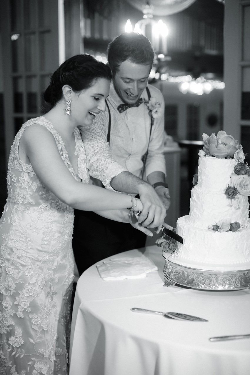 Cutting the Cake Wedding Photos