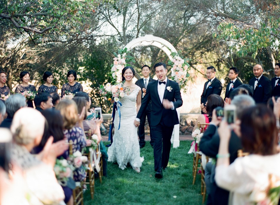 Romantic Garden Wedding Ceremony // Photography ~ Trynh Photo