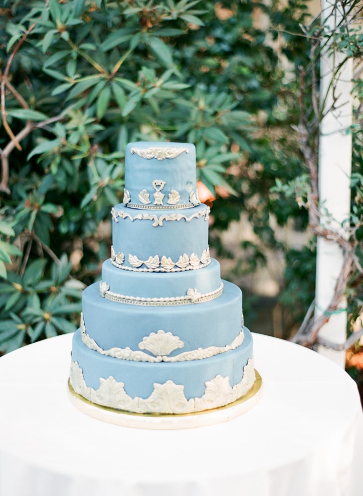 Stunning Vintage Inspired Wedding Cake // Photography ~ Trynh Photo