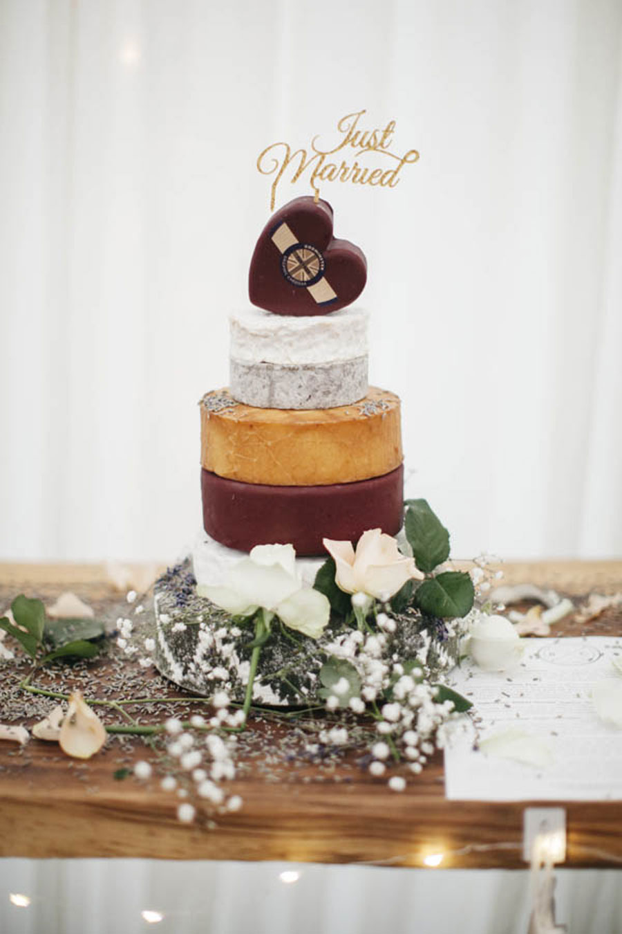 Garnet Cheese Wedding Cake