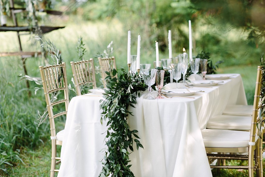 Simple White & Gold Outdoor Wedding Table