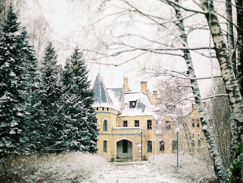 Snowy Castle Wedding Inspiration