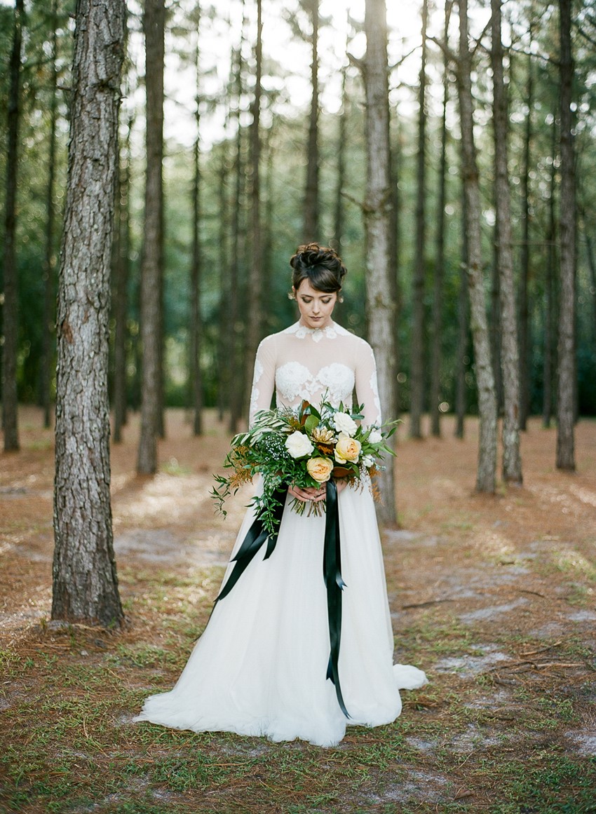 Emerald Green and Gold Holiday Wedding Inspiration