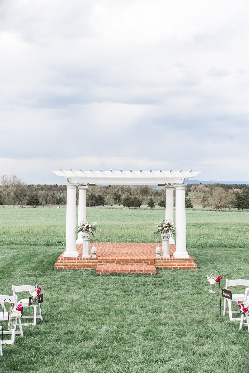 Outdoor Wedding Cermeony Arch