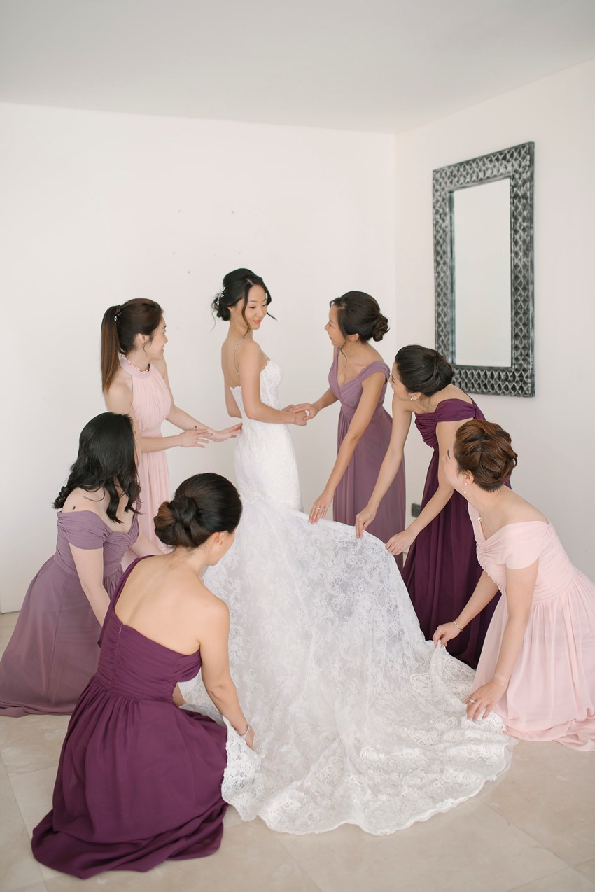 Bride & bridesmaids getting ready