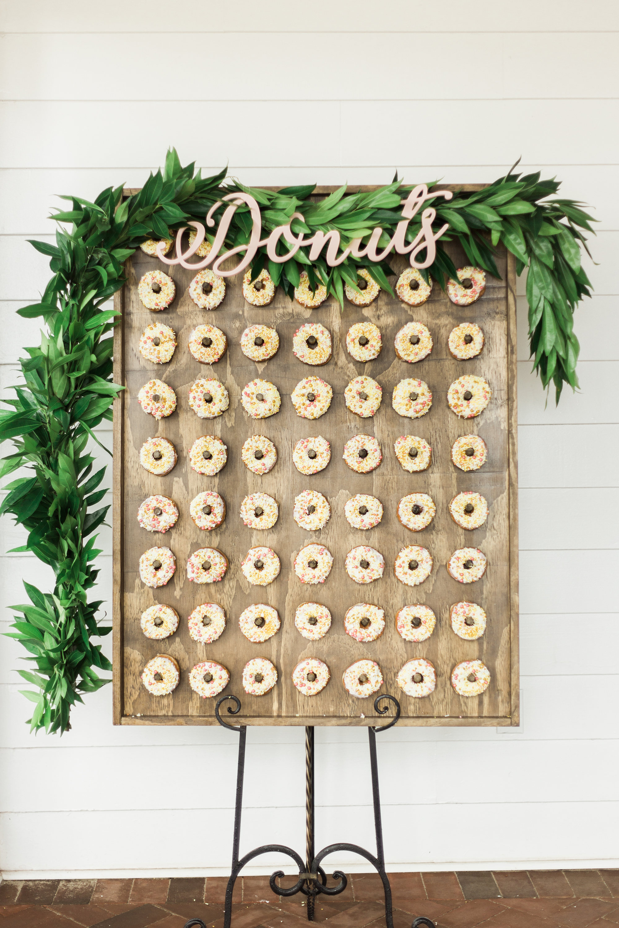 Donuts Sign
