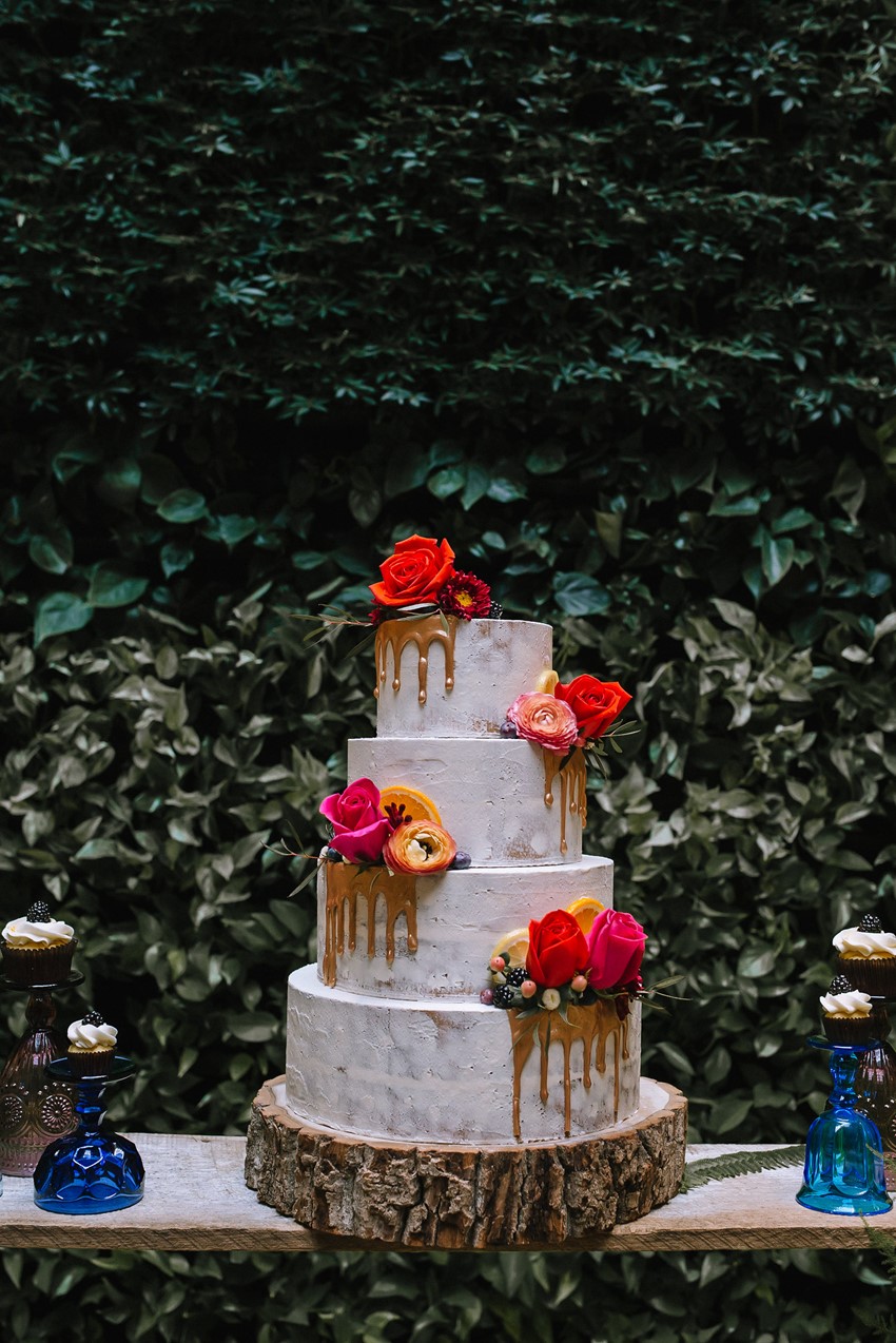 Bright Rustic Wedding Cake