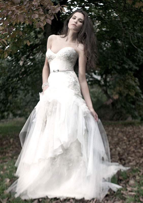 Stunning Bridal Gowns and Accessories from Mariana Hardwick : Chic ...