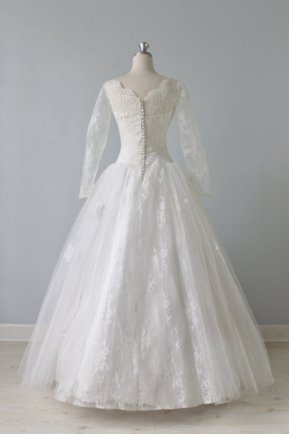 The Vintage Mistress - 1950s Lace Wedding Dress Whisper