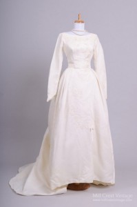 Utterly Gorgeous Vintage Wedding Dresses from Mill Crest Vintage - Chic ...