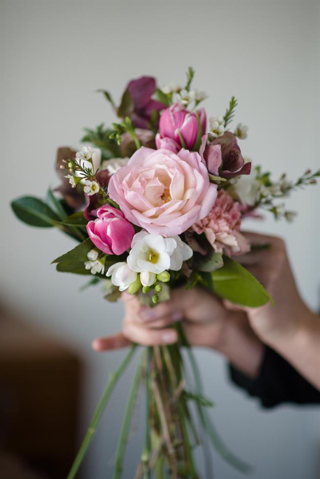 Bridal Bouquet Recipe ~ A 'Just-Picked' Posy of Pinks : Chic Vintage Brides