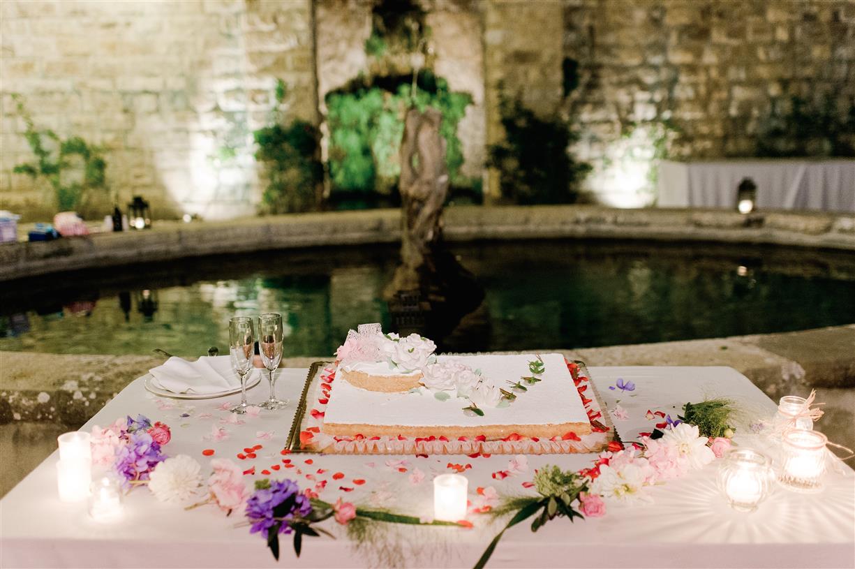 Destination Wedding Cake - A Vintage Inspired Destination Wedding in Tuscany from Nadia Meli Photography