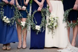 10 Beautiful & Creative Alternatives To Traditional Bridesmaid Bouquets - Flower Circlets