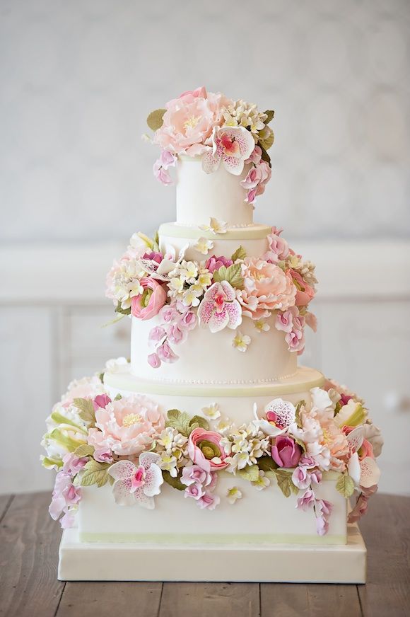 5 Beautiful Spring Wedding Cake Decorations - Floral
